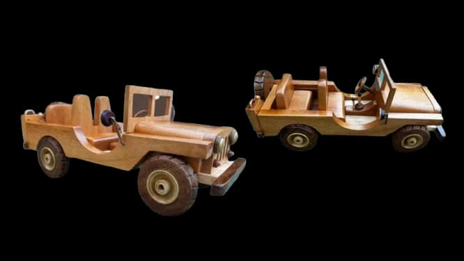 Jeep Clássico Conversível em Madeira